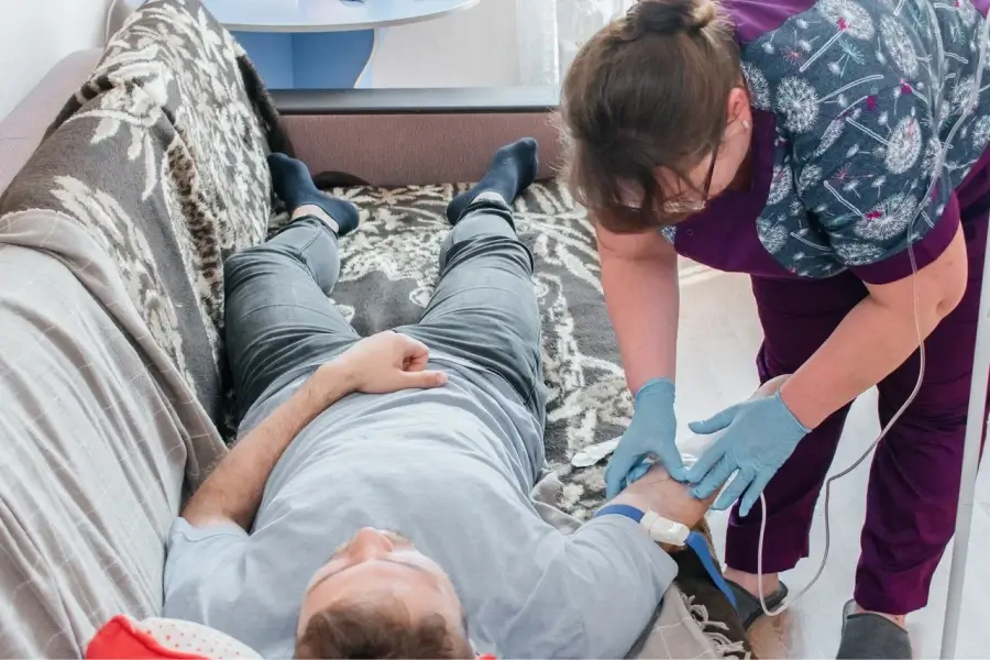 Срочный вывод из запоя в Коряжме: быстро, недорого